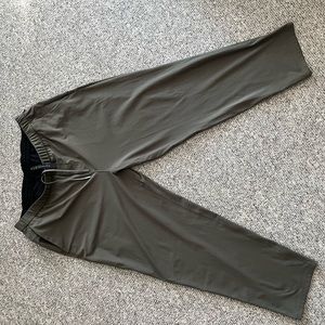 NEW never worn  Lululemon Pants army green color